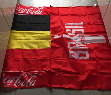 8822-1 € 10,00 coca cola vlag dubbelzijdig Brasil en Belgische vlag